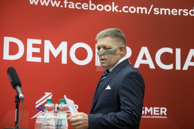 Predseda strany SMER-SD Robert Fico (Foto: SITA/Branislav Bibel)
