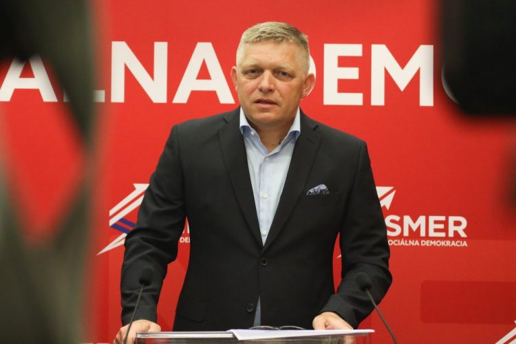 Predseda strany SMER-SD Robert Fico (Foto: SITA/Alexandra Čunderlíková)