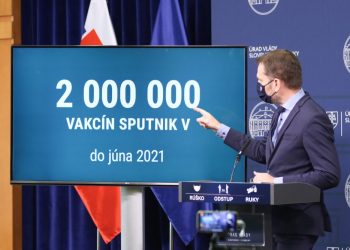 Predseda vlády SR Igor Matovič počas tlačovej konferencie o očkovaní na prevenciu ochorenia COVID-19 ruskou vakcínou Sputnik V. Bratislava, 19. február 2021 (Foto: SITA/Alexandra Čunderlíková)