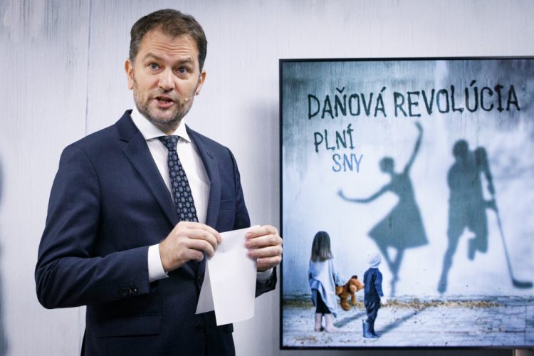 Minister financií SR Igor Matovič počas tlačovej besedy Ministerstva financií SR na tému: Daňová revolúcia - zdaňovanie práce. Bratislava, 15. november 2021 (Foto: SITA/Branislav Bibel)