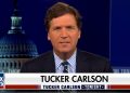Televízny komentátor Tucker Carlson (Foto z videa: facebook.com/TuckerCarlsonTonight)