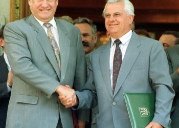 Boris Jeľcin s Leonidom Kravčukom (Foto: SITA/AP Photo/Efrem Lukatsky)