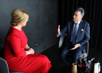 Zľava: Prezidentka SR Zuzana Čaputová a bývalý dánsky premiér a bývalý generálny tajomník NATO Anders Fogh Rasmussen počas stretnutia v rámci návštevy Dánskeho kráľovstva prezidentkou Slovenskej republiky. Bratislava, 10. máj 2021 (Foto: SITA/Kancelária prezidentky SR)