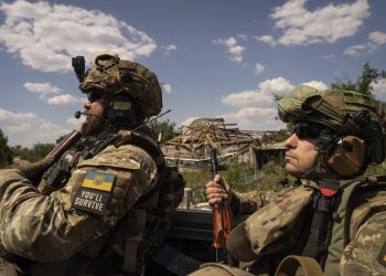 Ukrajinskí vojaci z prieskumného tímu (Foto: SITA/AP Photo/Evgeniy Maloletka)