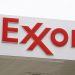 Nápis na čerpacej stanici Exxon (Foto: SITA/AP Photo/Matt Rourke)
