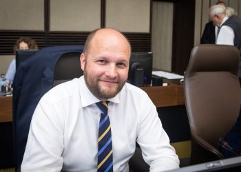 Dočasne poverený minister obrany SR Jaroslav Naď počas rokovania 142. schôdze vlády SR. Bratislava, 22. marec 2023 (Foto: SITA/Diana Černáková)