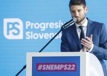 Predseda hnutia Progresívne Slovensko Michal Šimečka počas snemu hnutia Progresívne Slovensko. Bratislava, 7. máj 2022 (Foto: SITA/Branislav Bibel)