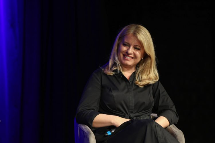 Prezidentka SR Zuzana Čaputová počas diskusie na 6. ročníku protikorupčného festivalu Pucung v Košickom Kulturparku. Košice, 21. apríl 2023 (Foto: SITA/Marek Lukáč)