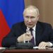 Ruský prezident Vladimir Putin gestikuluje počas prejavu na zasadnutí Rady pre medzietnické vzťahy v Piatigorsku na juhu Ruska v piatok 19. mája 2023 (Foto: SITA/AP/Tatiana Barybina, Sputnik, Kremli)