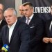 Zľava: Predseda Národnej koalície a kandidát na poslanca za SNS Rudolf Huliak, predseda strany Patriot a kandidát na poslanca za SNS Miroslav Radačovský, predseda SNS Andrej Danko a predseda strany Život - NS a kandidát na poslanca za SNS Tomáš Taraba počas tlačovej besedy predsedu SNS vo Zvolene, na ktorej predstavil kandidátnu listinu Slovenskej národnej strany (SNS) do predčasných volieb do Národnej rady SR. Zvolen, 10. jún 2023 (Foto: SITA/Jakub Julény)