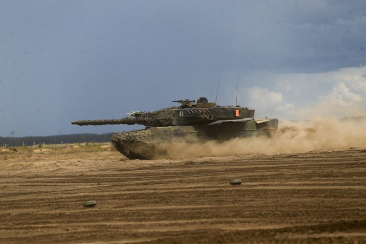 Tank nemeckej armády Leopard 2A6 (Foto: SITA/AP Photo/Mindaugas Kulbis)