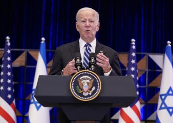Americký prezident Joe Biden hovorí o vojne medzi Izraelom a Hamasom po stretnutí s izraelským premiérom Benjaminom Netanjahuom v stredu 18. októbra 2023 v Tel Avive (Foto: SITA/AP Photo/Evan Vucci)