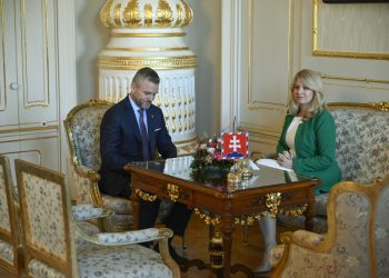 Zľava: Predseda Národnej rady SR Peter Pellegrini 
a prezidentka SR Zuzana Čaputová počas prijatia v Prezidentskom paláci v Bratislave. Bratislava 8. november 2023 (Foto: SITA/Milan Illík)