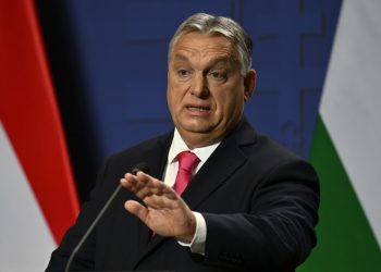 Maďarský premiér Viktor Orbán reční počas výročnej medzinárodnej tlačovej konferencie v Budapešti vo štvrtok 21. decembra 2023 (Foto: SITA/AP Photo/Denes Erdos)